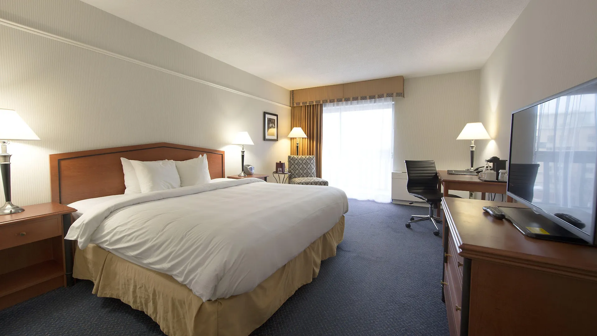 ***  فندق وأجنحة تورونتو دون فالي كندا